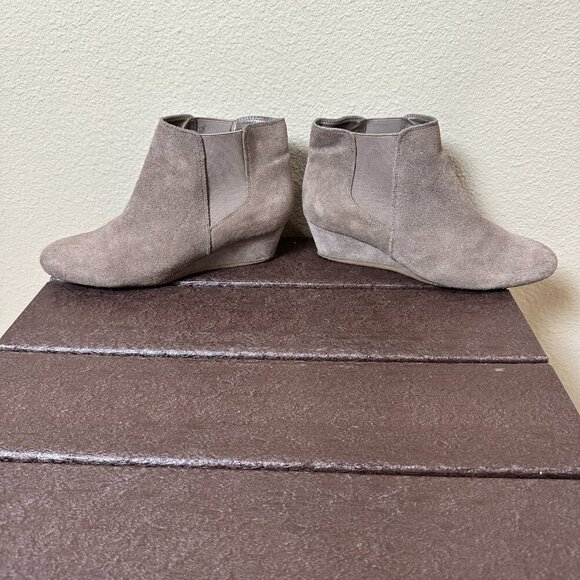 NINE WEST Suede Wedge Laynao Bootie Shootie Ankle Boot - Size 8M - Picture 5 of 16